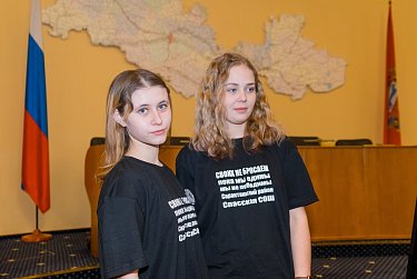 Школьные герои в Доме Советов